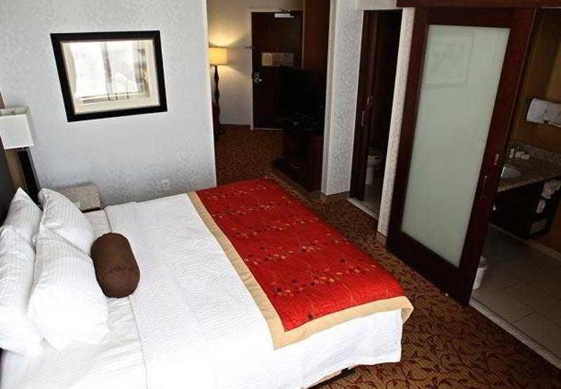 สปริงฮิลล์ สวีท โลแกน Hotel ภายนอก รูปภาพ